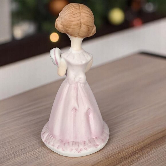 Growing Up Girl FigurineEnesco Growing Up Birthday Girl - Age 5 - Brunette - Picture 8 of 10